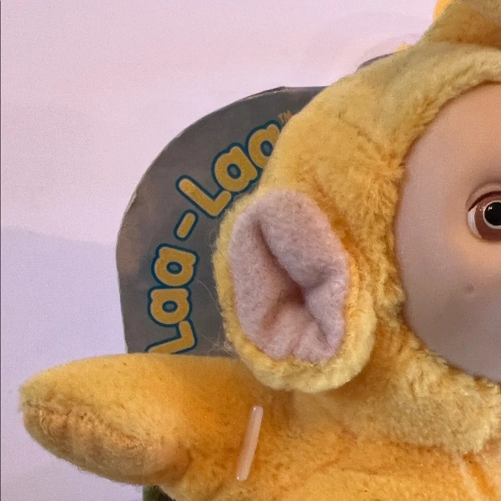 Laa-Laa Yellow Teletubbies Vintage Clip on in original packaging & tags
